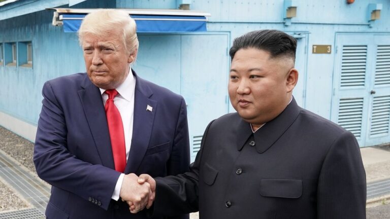 Трамп обіцяє “вирішити” конфлікт з Північною Кореєю