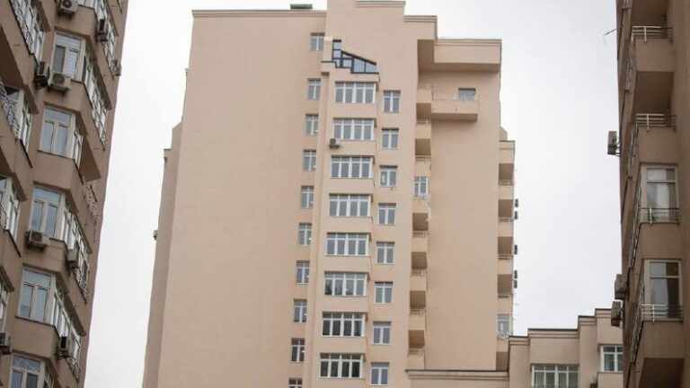 У Києві вже відновили 25 житлових будинків, значно пошкоджених через російську агресію, ще 7 – у роботі