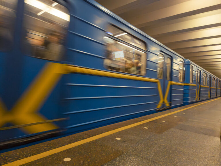 У Києві стартував осінній набір на курси машиністів та машиністок метро