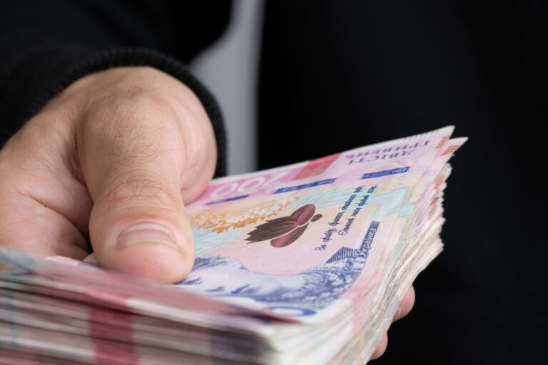 Фонд гарантування вкладів продає активи шести банків