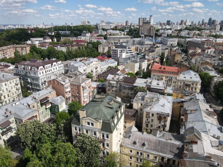 Податкова назвала найпривабливіші для туристів міста України. Київ у лідерах