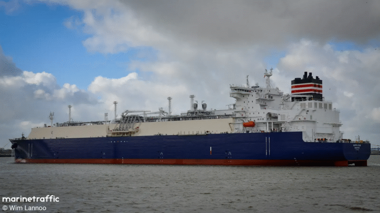Ляпас Заходу. Підсанкційний LNG-танкер прямує до російського експортного терміналу Ямал у Сибіру