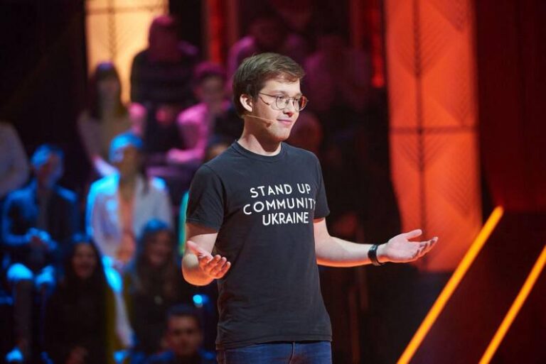 Фелікс Редька знову в епіцентрі мовного скандалу. Назвав мовозахисників «мовнюками» та поставив під сумнів знищення української мови Росією