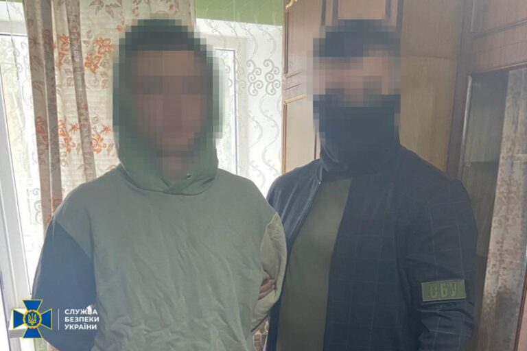 СБУ затримала колаборанта, який намагався вбити військового в Києві і готував теракти
