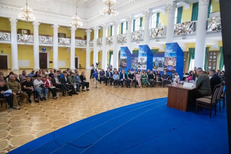 Кличко зібрав розширену нараду з питань забезпечення життєдіяльності міста