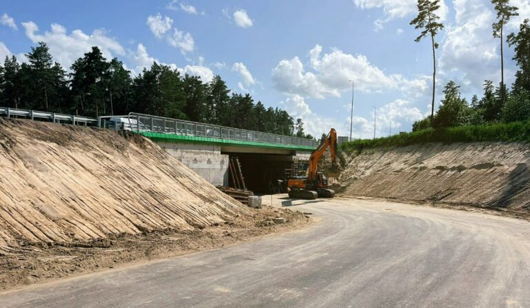 На трасі Київ-Одеса триває будівництво нової розв’язки та тунелю