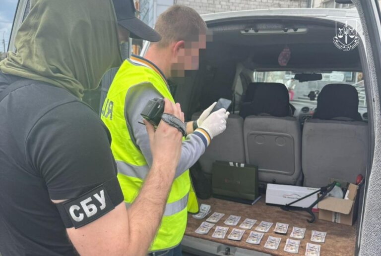 У прокуратурі Київщини заявили, що у Білій Церкві упіймали на хабарі посадовця