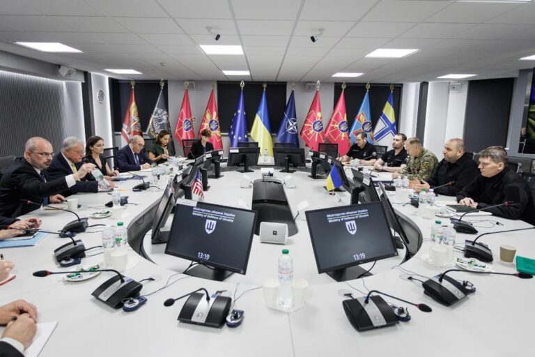 Україна обговорила з представником США довгострокове припинення вогню та посилення оборонних спроможностей