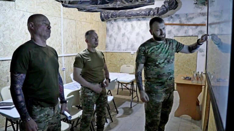 Сирський відвідав підрозділи ЗСУ, які ведуть оборону на Запорізькому напрямку