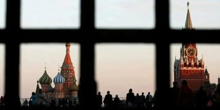 Не варто розраховувати на колапс економіки РФ для порятунку України — The Telegraph
