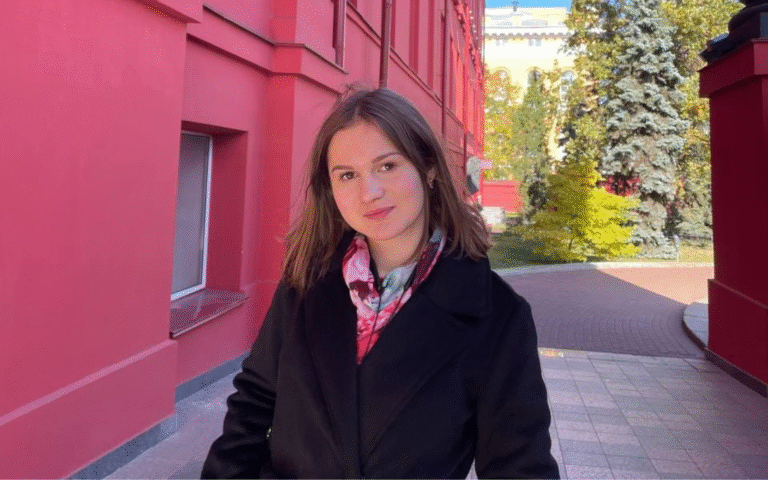 Студентка КНУ оголосила бойкот викладачкам-нардепам, які проголосували за законопроєкт про обмеження НАБУ і САП