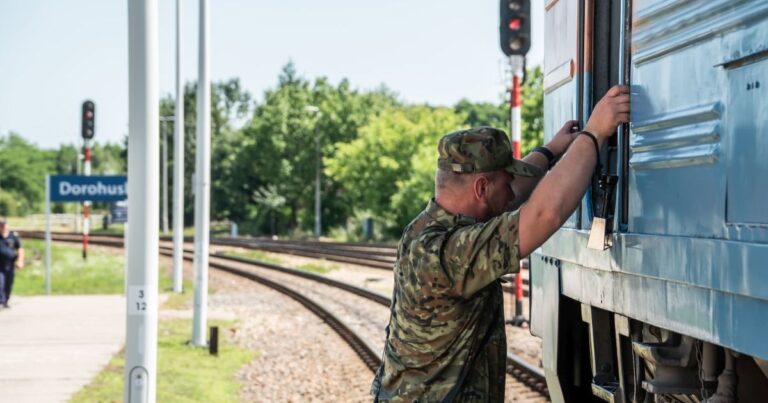 У Польщі затримали українських залізничників, які керували локомотивом у нетверезому стані