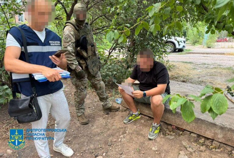 У Кривому Розі затримали голову фонду — за 17 тис. доларів він обіцяв допомогти отримати фіктивну інвалідність