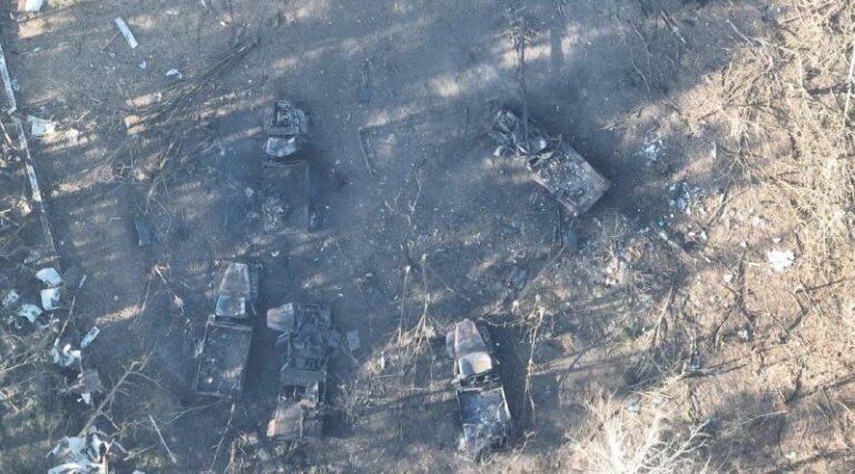 Російські військові спалюють техніку, щоб не штурмувати ЗСУ — АТЕШ