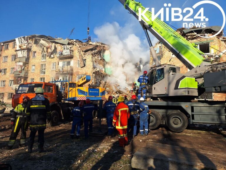 Кількість загиблих внаслідок російської атаки на Київ зросла до 8