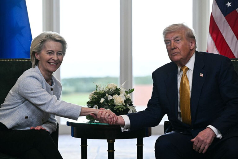 США вимагають від ЄС відмови від нафти і газу з Росії та санкцій проти Індії та Китаю — Axios