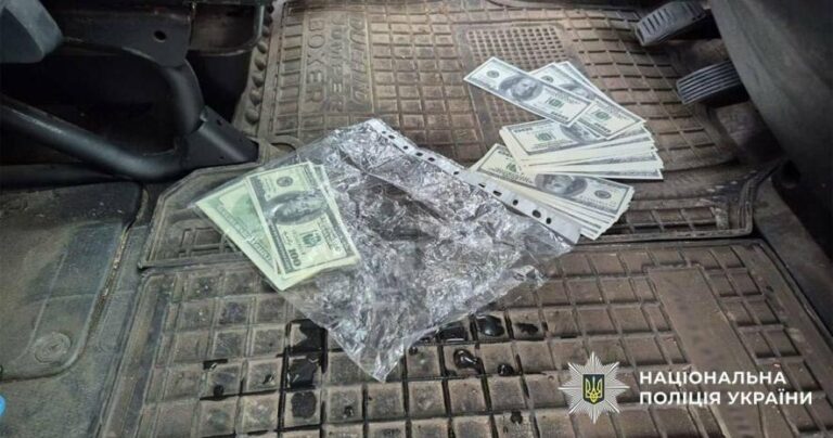 Столична афера на гуманітарці: поліція заблокувала продаж автівок для армії