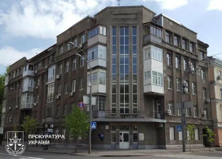 Конфлікт у серці Києва: підвал на Інститутській знову стає власністю громади