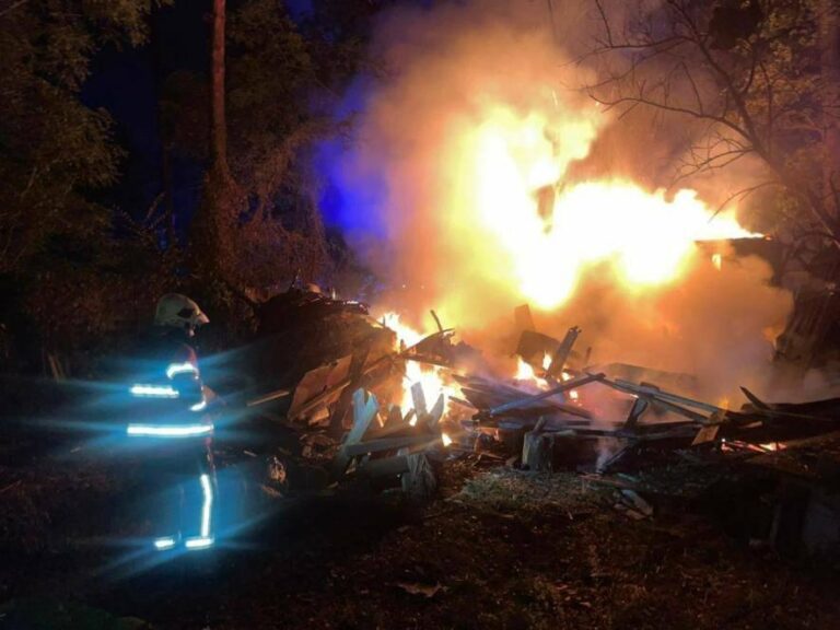 Київська область зазнала дронового нападу: нічна атака на межі трагедії