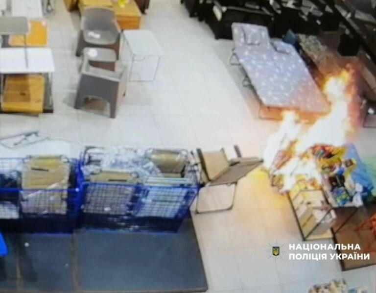 Пожежа в Київському гіпермаркеті: хлопчик став винуватцем димної біди