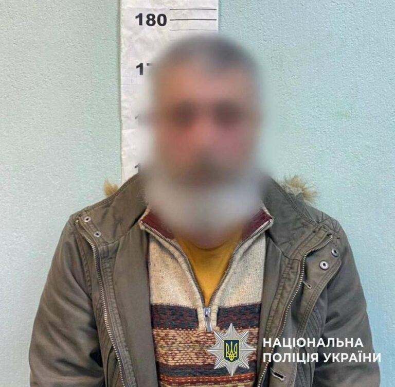 У Києві злодій наважився обікрасти військового в метро: деталі