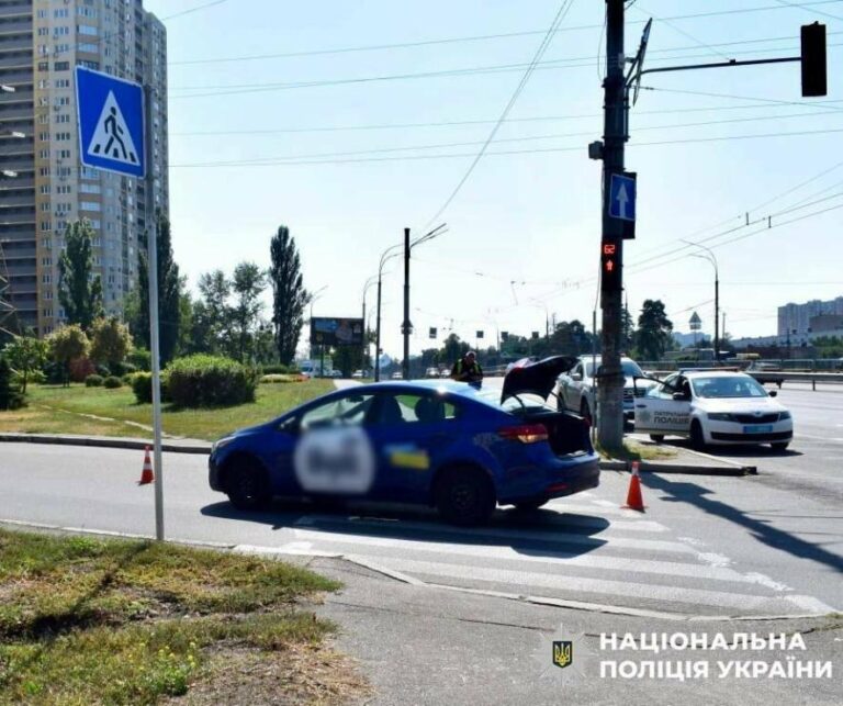 День народження закінчився у лікарні: 89-річна киянка постраждала від автопригоди
