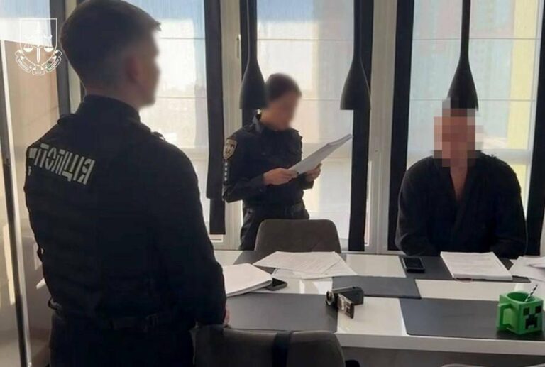Київська область в епіцентрі корупційного скандалу: трьох чиновників підозрюють у привласненні 16 млн грн – подробиці справи.