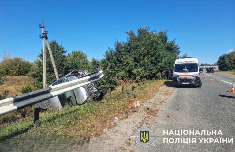 Трагічна аварія на Київщині: шокуючі подробиці зіткнення на узбіччі дороги