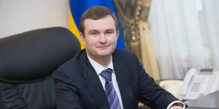 Дві квартири ексчиновника Ворони, який перейшов на бік РФ, виставили на аукціони