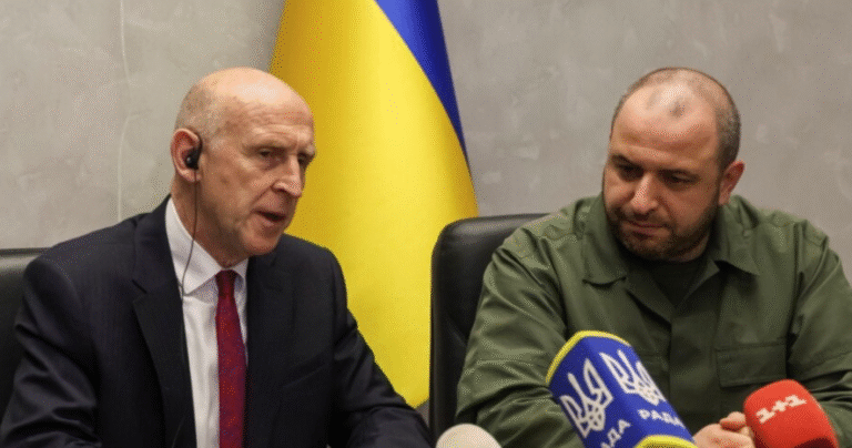 Сьогодні Київ відвідав міністр оборони Великої Британії Джон Гілі – ДИВІТЬСЯ ВІДЕО!