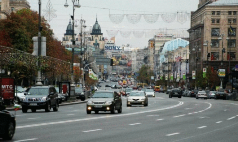 Хаос і обмеження на дорогах в центрі Києва: що завтра зміниться, – деталі