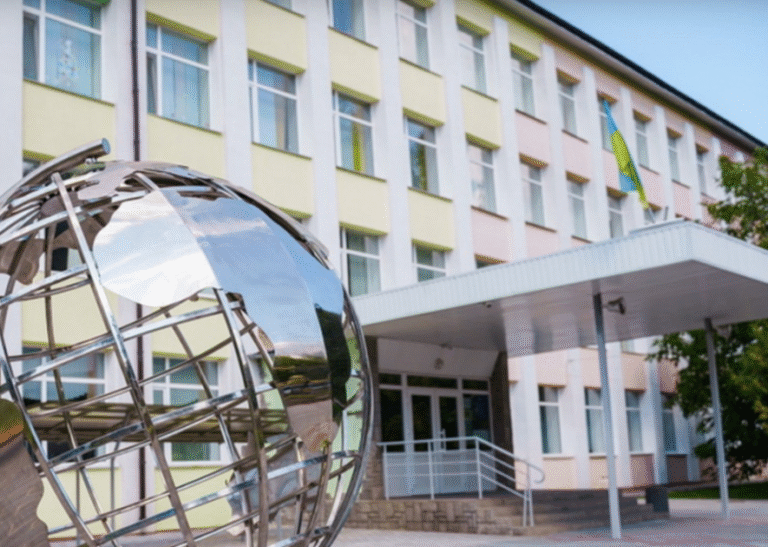 Лідери всеукраїнського освітнього рейтингу: які школи Києва визнані кращими, – деталі