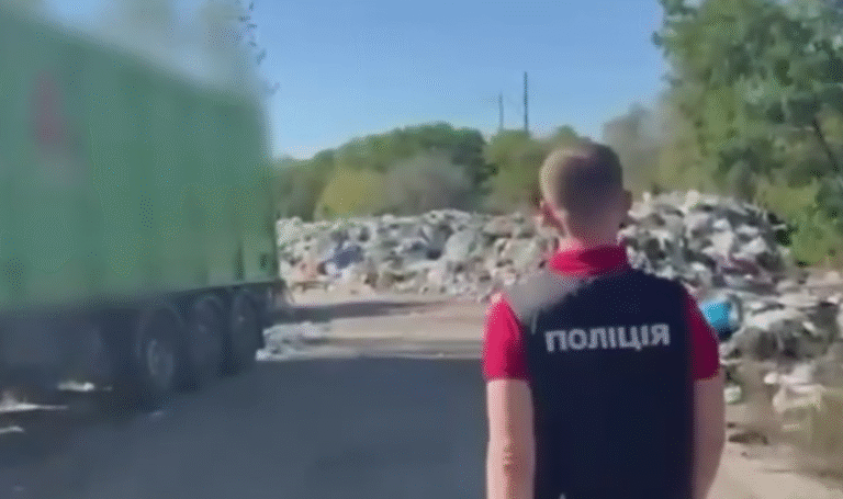 Екологічний інцидент у Києві: правоохоронці виявили гектари нелегально засмічених територій — ФОТО, ВІДЕО