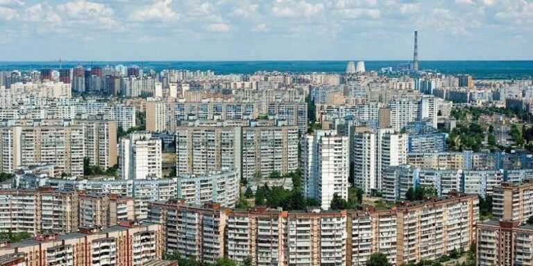 На Троєщині бізнесмен самовільно захопив землю: деталі