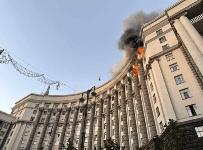Мер Дніпра не стримав емоцій через атаку дронів по Кабміну