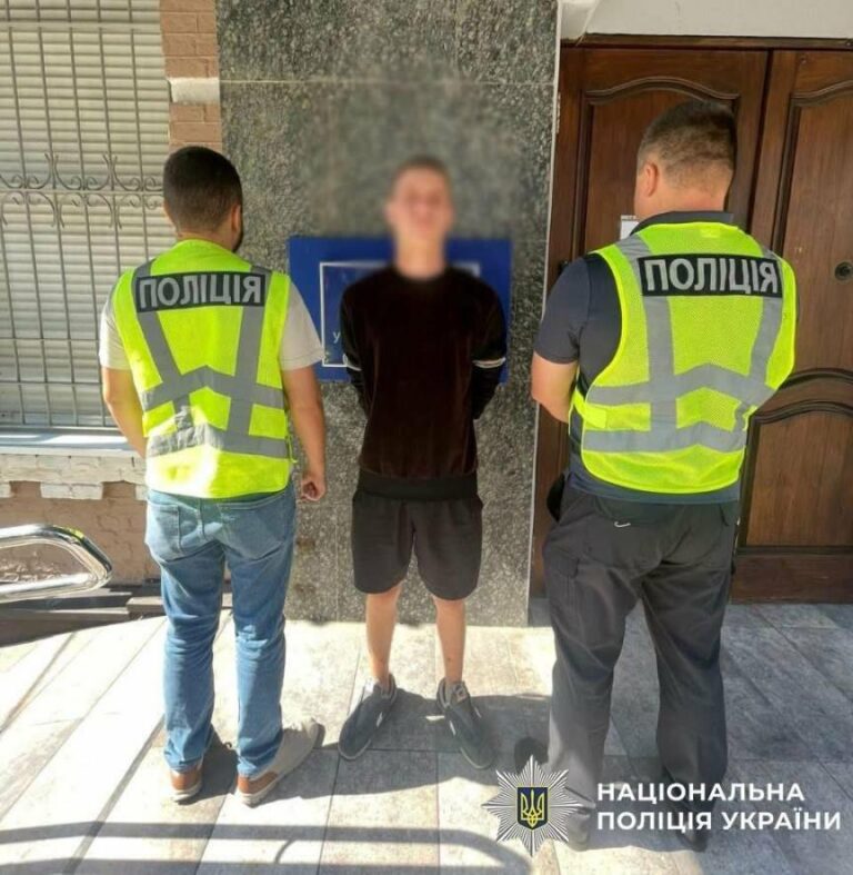 18-річного працівника автомийки в Києві судитимуть за викрадення та розбиття BMW клієнта
