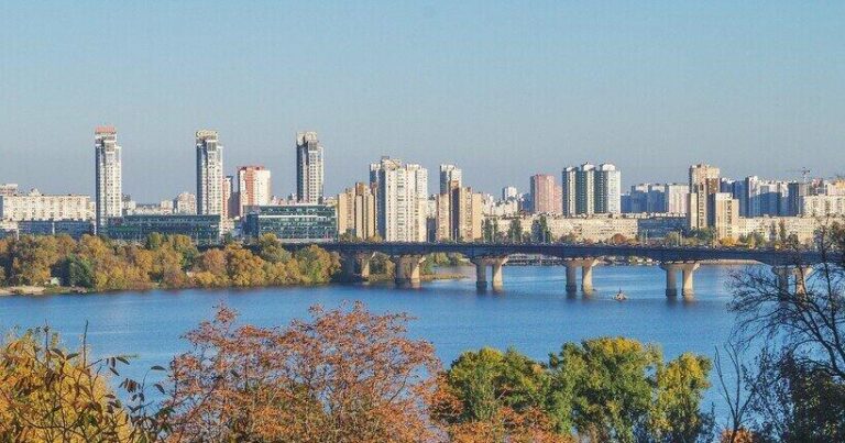 Вихідні в Києві: де варто бути готовими до заторів та змін у руху транспорту