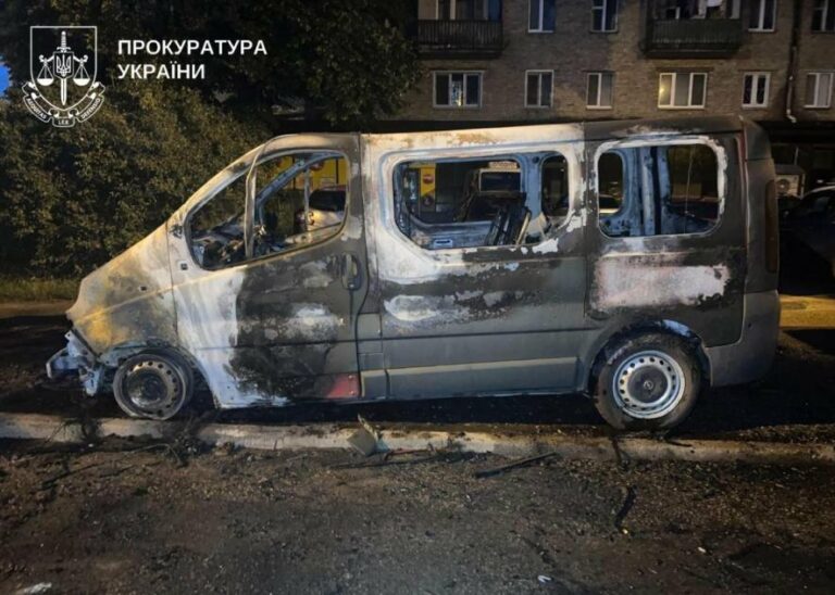 Зрадив Батьківщину та влаштував підпали: киянин спалював автомобілі військових — подробиці справи