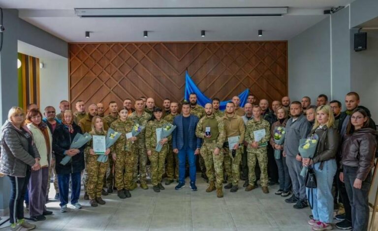 День відваги: захисників Київщини вшанували за їхній внесок в оборону України – подробиці заходу.