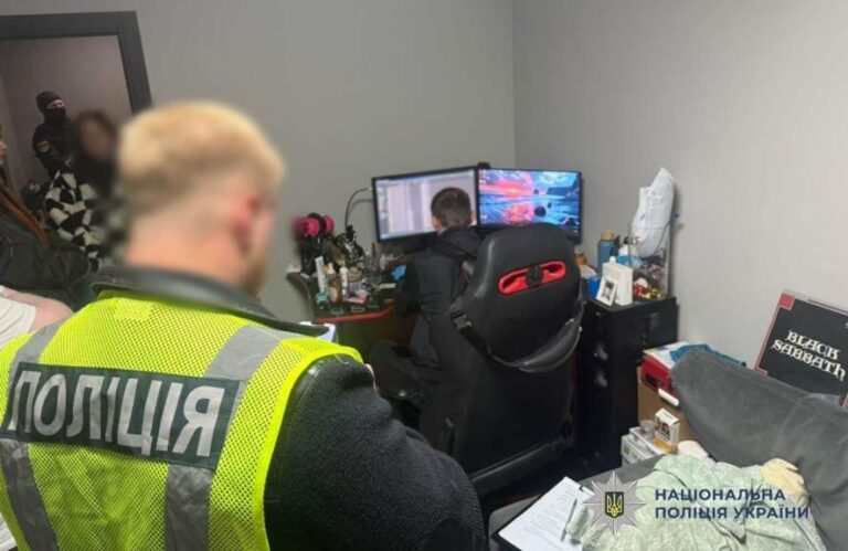 Пів мільйона на привидах: у Київській області поліція затримала шахрайку з банківського сектору