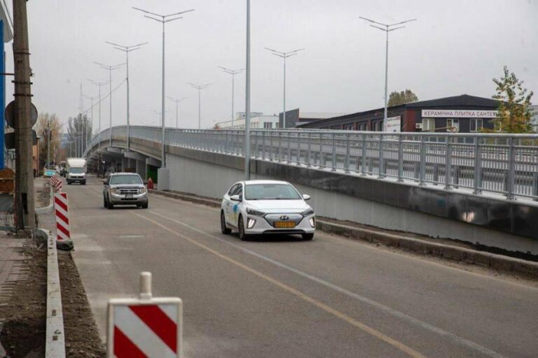 Киян чекає новий шляхопровід: оновлення на Новокостянтинівській завершено