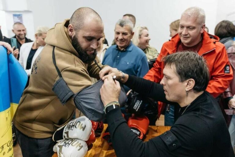 Олександр Усик висловив підтримку пораненим правоохоронцям на Київщині – детальніше.