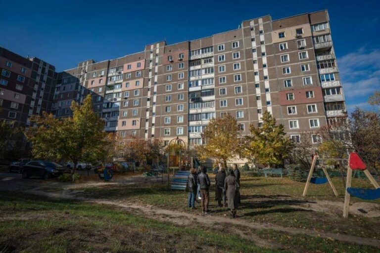 Від руйнувань до нових горизонтів: у Київській області розпочинається проєкт з відновлення багатоквартирних будинків.