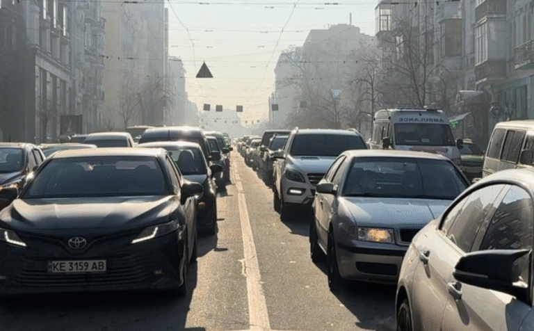 У Києві на 10 годин заблокують рух: деталі та адреси обмежень