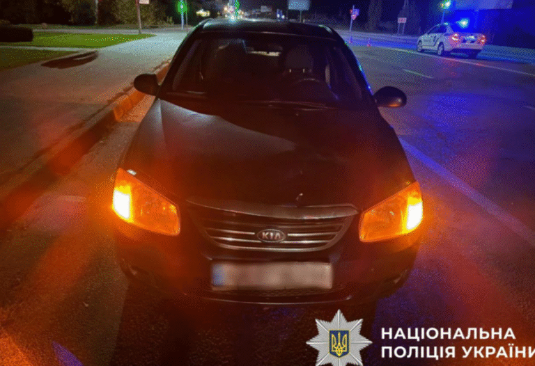 Опасність на тротуарах: киянка постраждала під час пішохідного переходу