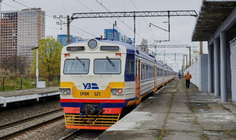 Електрички Києва: коли відновиться повноцінний рух на коліях?