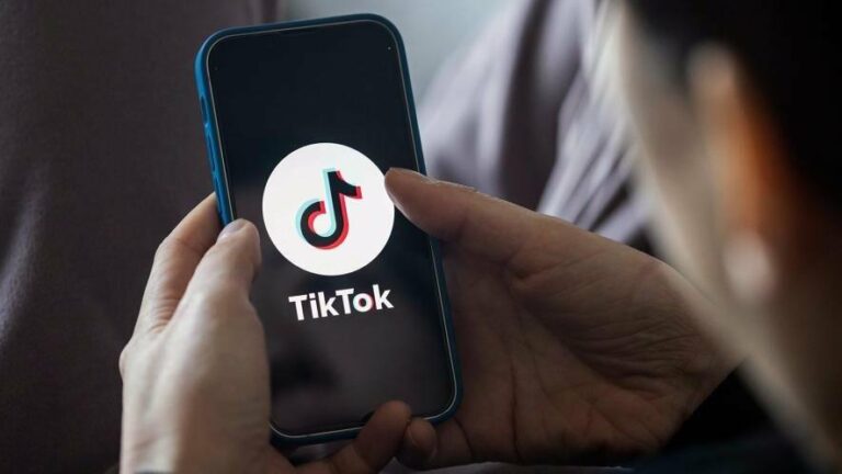 Більшість українців бачать у поширенні дезінформації рф у Telegram та TikTok серйозну загрозу, – результати опитування.