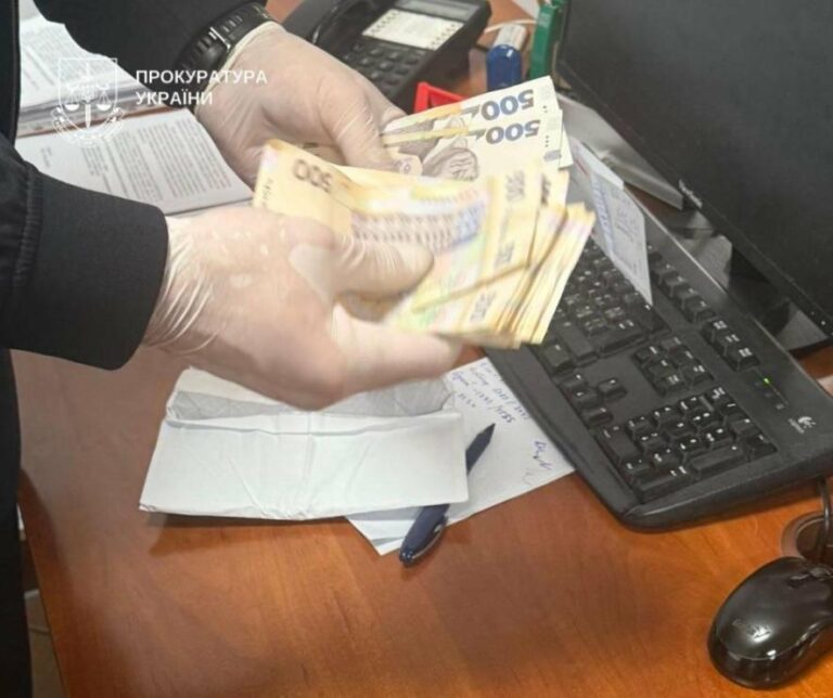 Затримані на митниці: як у Києві бізнесменів примушували до хабарів