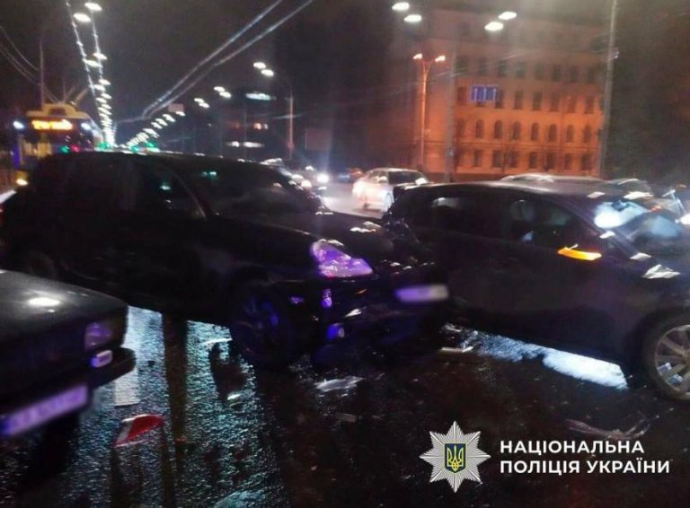 Аварія та стрілянина в центрі Києва: поліція спіймала небезпечного водія