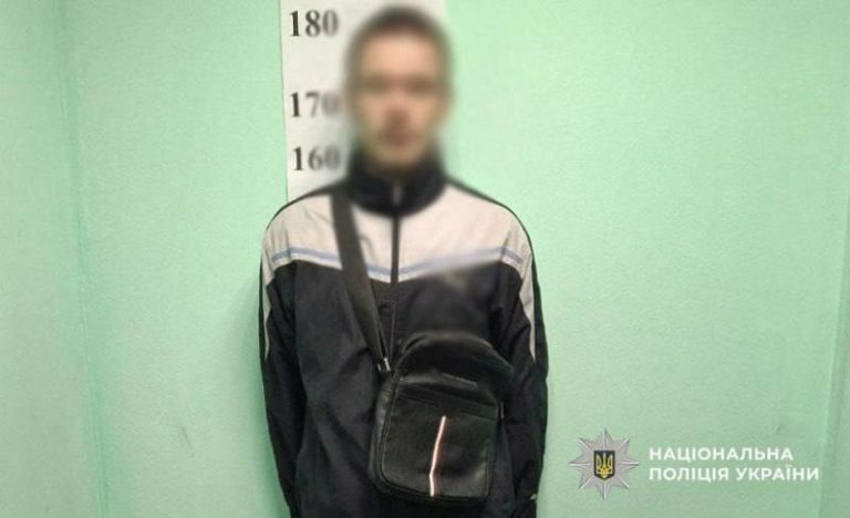 У Києві звичайний день перетворився на шок для пенсіонерки через пограбування